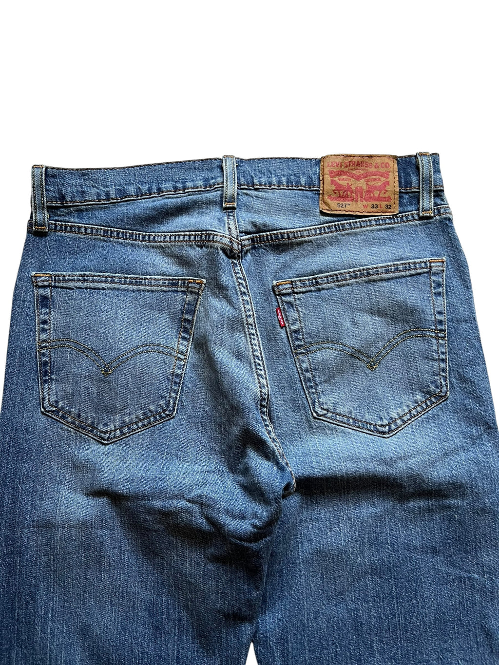 2000s Levi’s 527 Bootcuts (33x32)