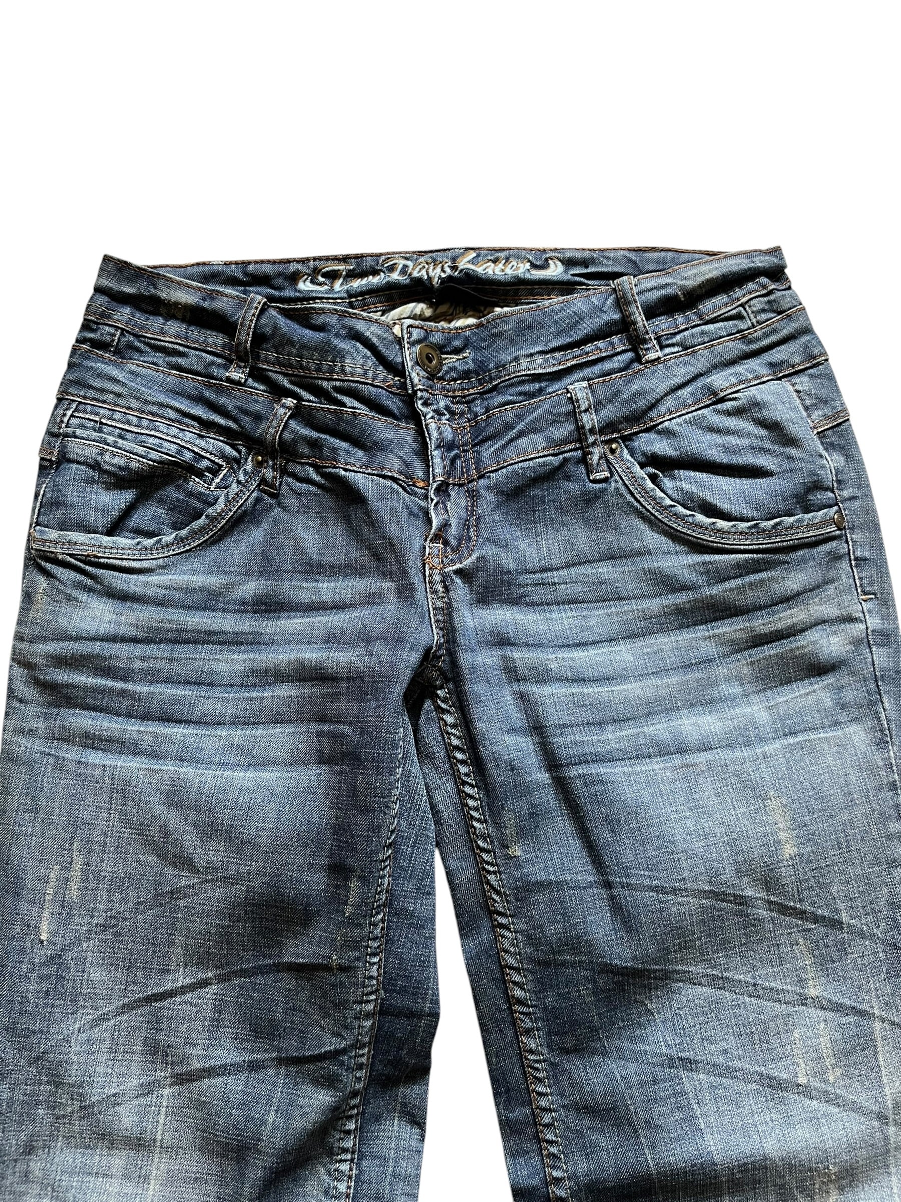 2000s Two Days Later Double Waisted Flared Jeans (32x30)