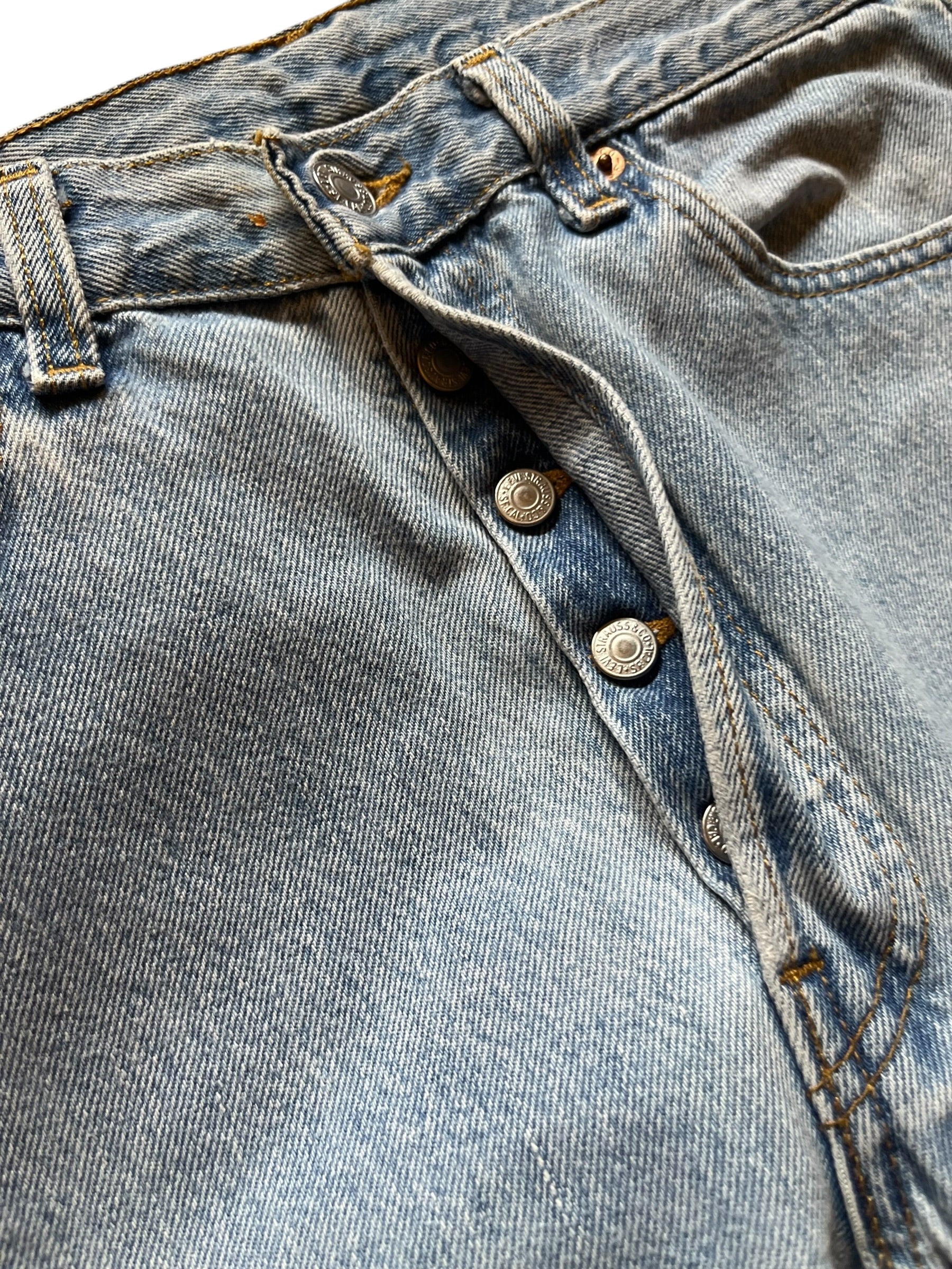 90s Levi’s 501 (33x30)