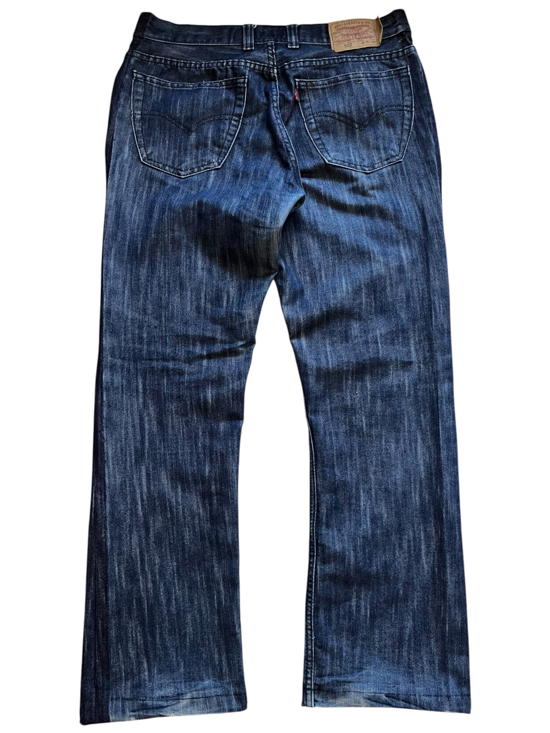2000s Levi’s 507 Bootcut Jeans (33X30)