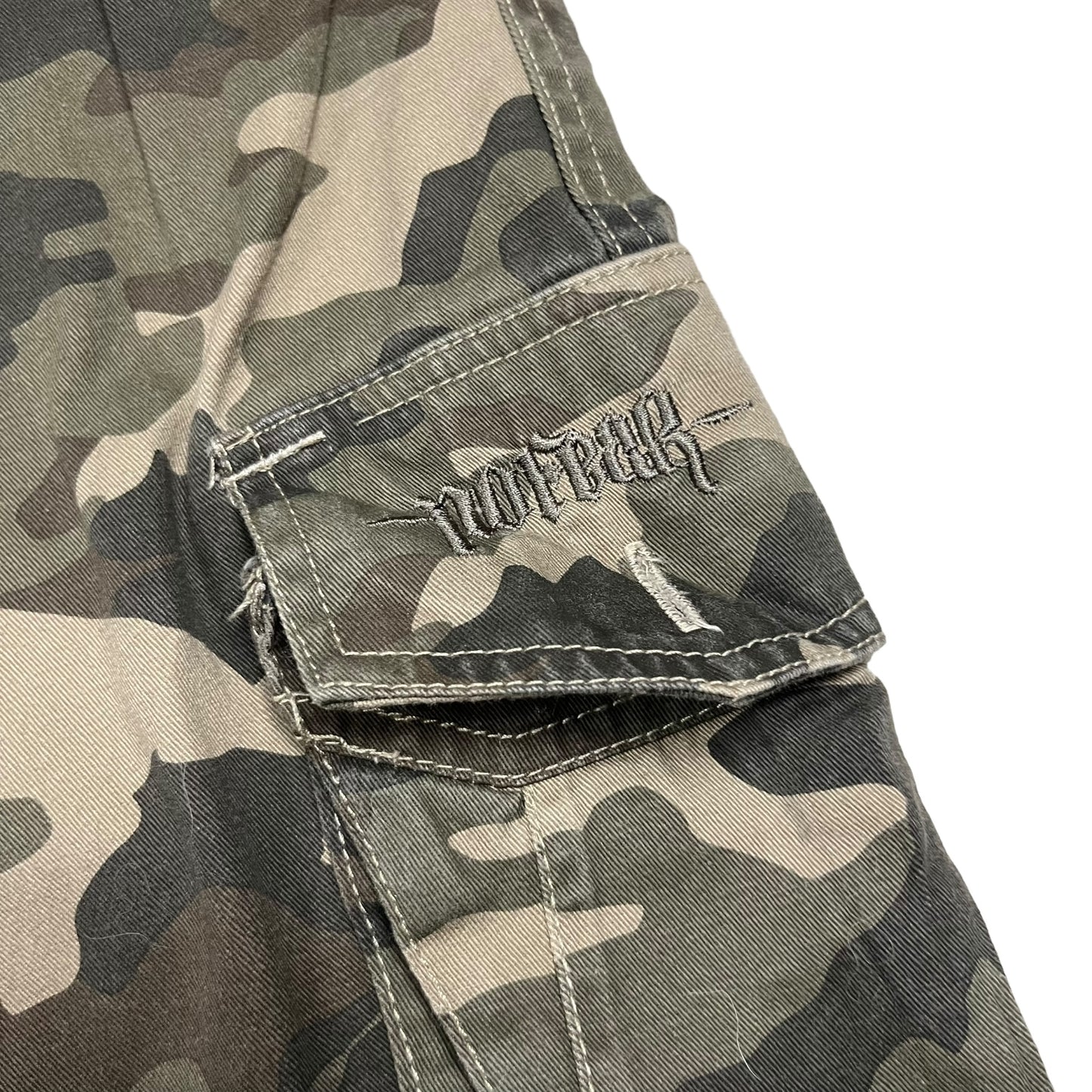 00s No Fear Camouflage Cargo Shorts