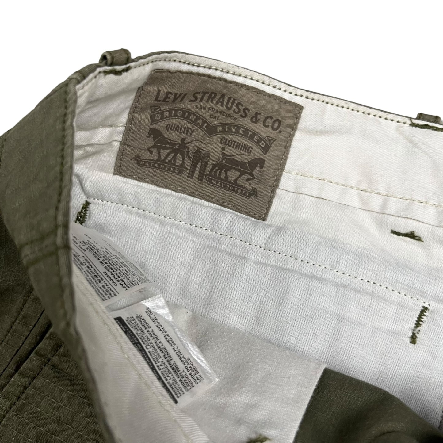 00s Levi’s Cargo Shorts